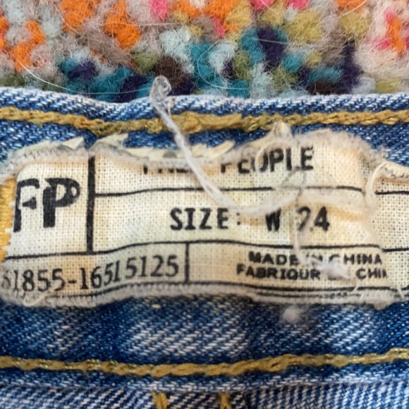 Free people high rise lace trimmed shorts - Picture 3 of 6